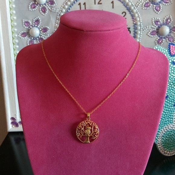 Gold Owl Necklace - Picture 3 of 4